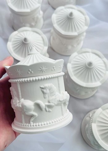 At Figürlü Beyaz Mum ve Kapağı - Görsel 2