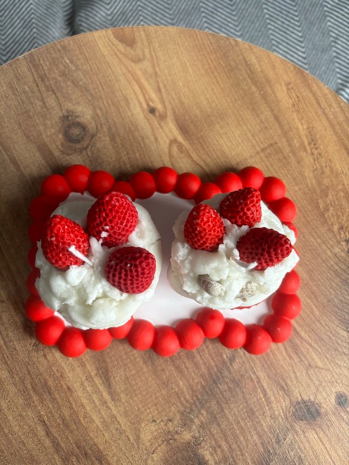 Çilekli Kek Tasarımlı Mumlar - Görsel 2