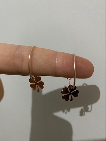 Yonca şekilli rose gold halka küpe