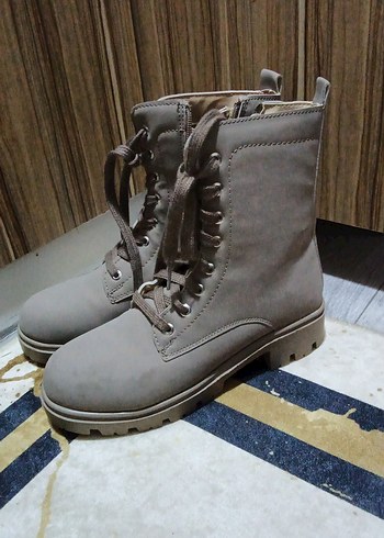 38 Beden Bej Süet Kadın Bot, Stiletto Topuklu, Bağcıklı