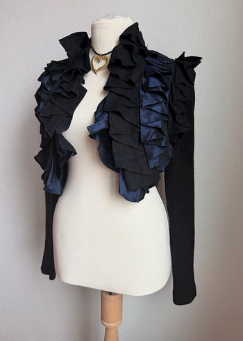 Siyah Gotik Fırfırlı Bolero - Görsel 2