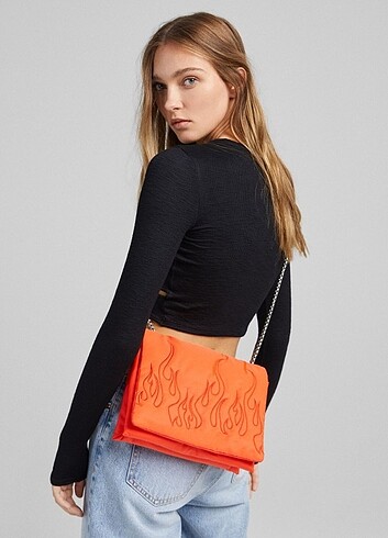 Bershka İşlemeli Büyük Clutch Çanta 