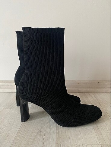 Kadın Siyah Topuklu Çorap Model