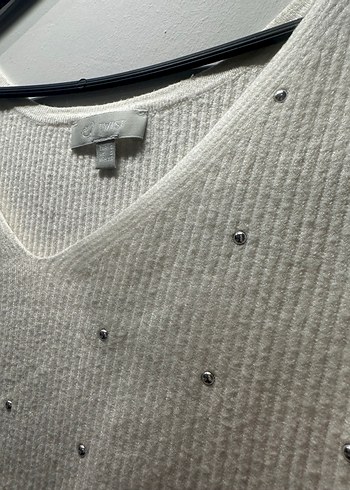 V Yaka Gümüş Detaylı Kadın Kazak - Görsel 3