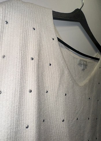 V Yaka Gümüş Detaylı Kadın Kazak - Görsel 5