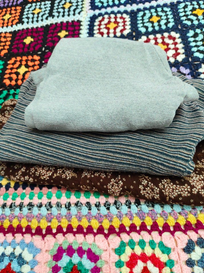 Koyu renkli desenli batikler hepsi gönderilecektir  - Görsel 5