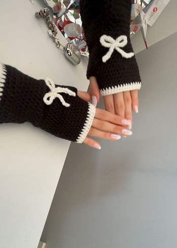 Siyah Beyaz Örgü Kadın Eldiven - Görsel 2