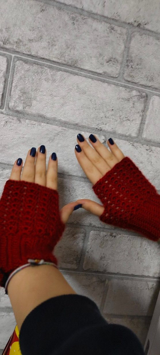 Kadın Kırmızı Örgü Parmaksız Eldiven - Görsel 3