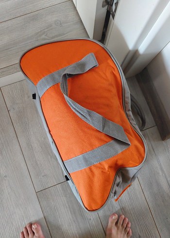Gri Saplı Turuncu seyehat Çantası