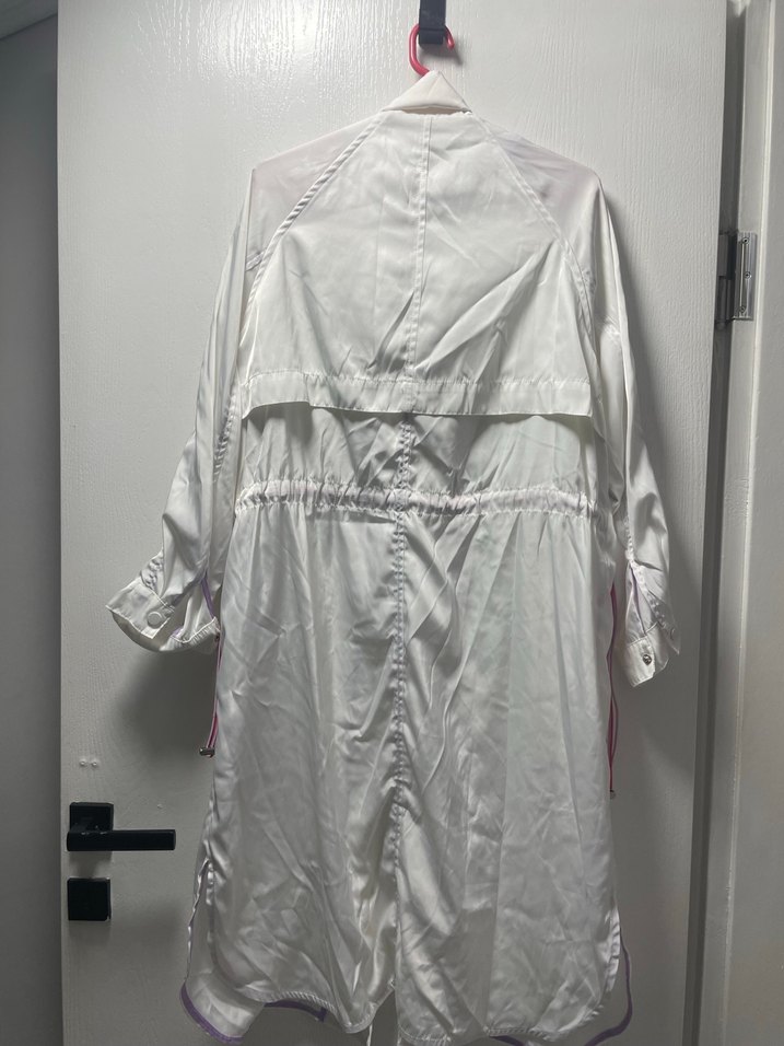 Uzun Kollu Beyaz Midi Kadın kap - Görsel 2