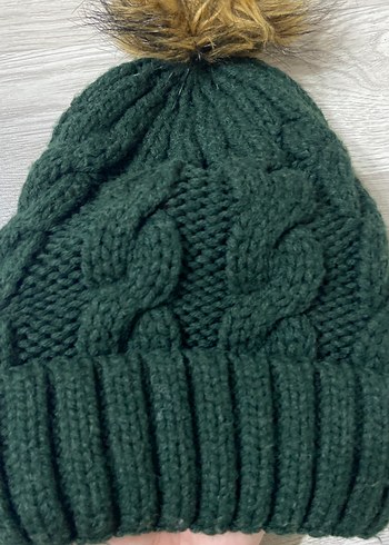 Koyu Yeşil Örgü Kadın Bere Ponponlu - Görsel 2