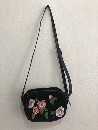 Koton gül işlemeli detaylı kol çantası