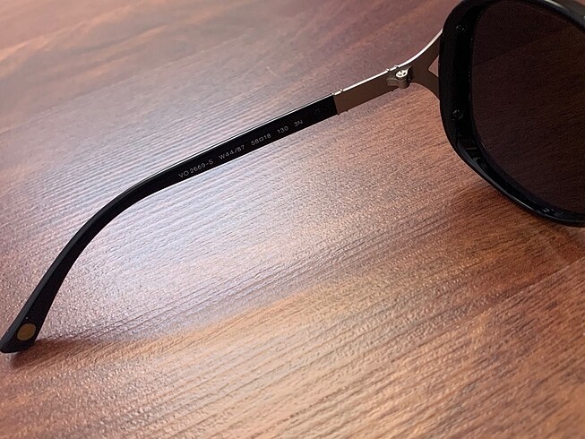  Beden siyah Renk Vogue güneş gözlüğü