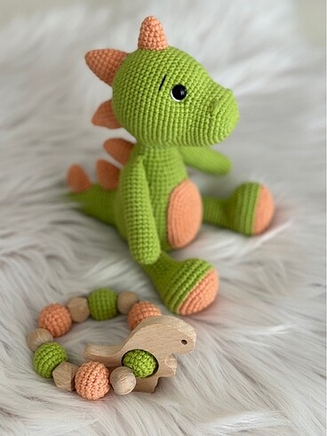 Amigurumi baby dino