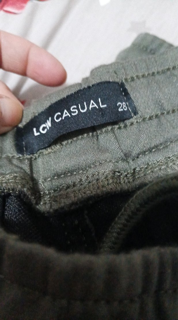 Gri Kamuflaj Desenli Kemerli Rahat Kesim Kadın Pantolon - Görsel 3