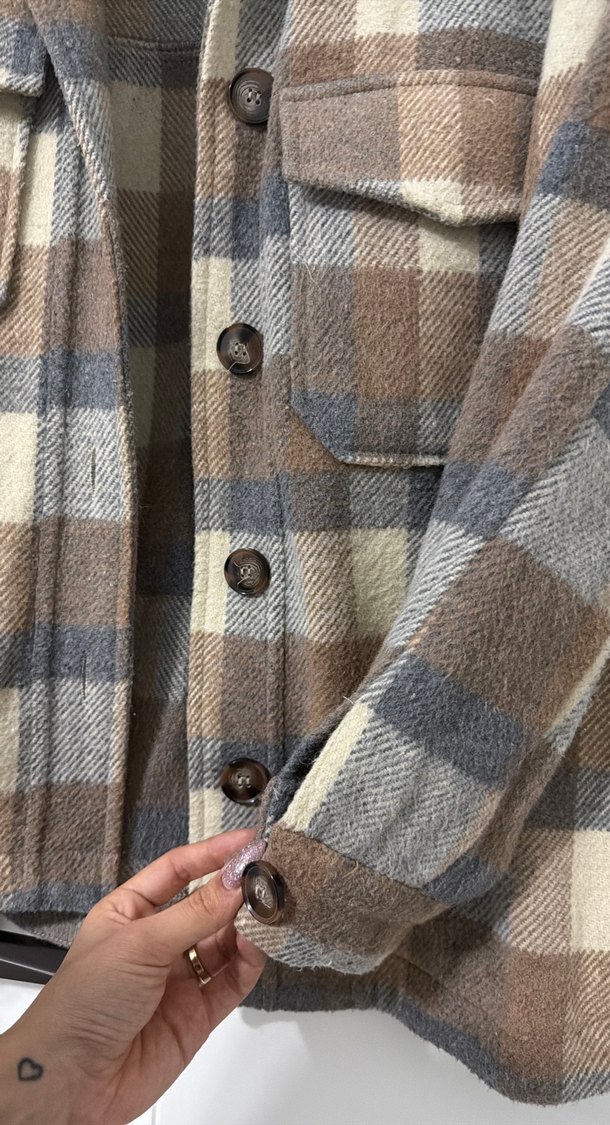 Düğmeli Çizgili Kahverengi Kadın Gömlek - Görsel 4