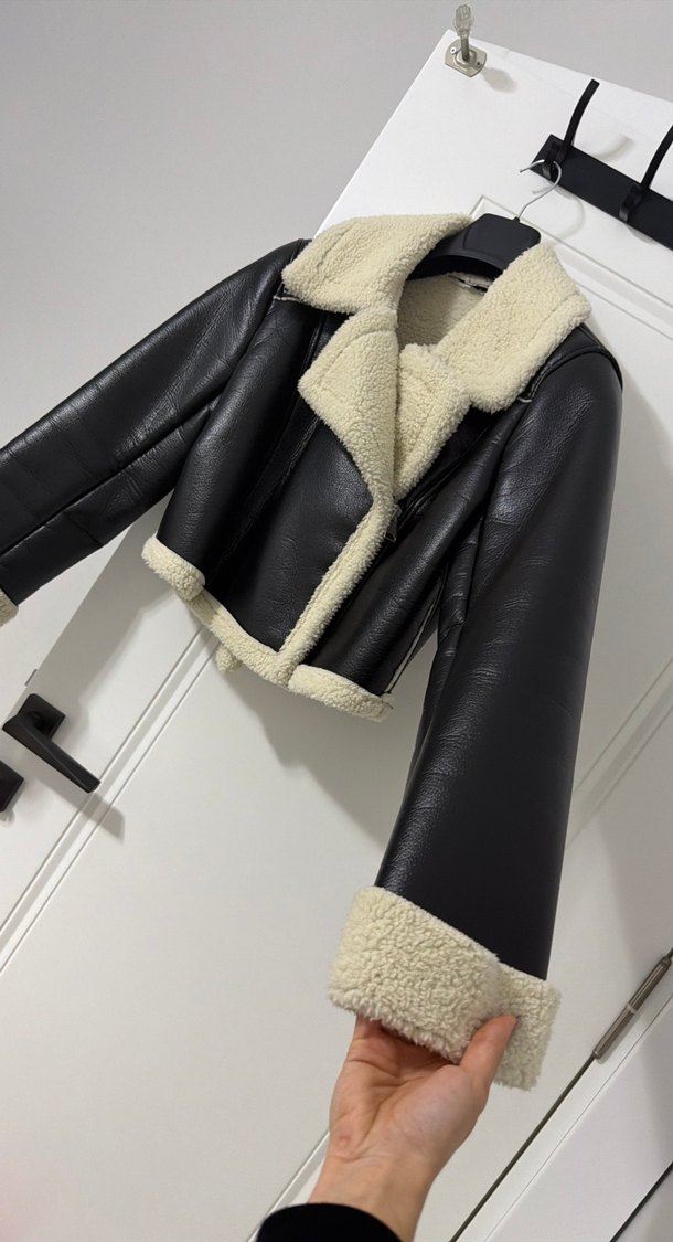 Siyah Kürklü Kısa Deri Kadın Ceket - Görsel 2