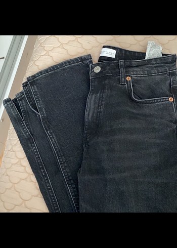 Zara Zara yırtmaçlı jean
