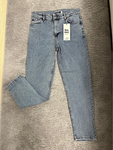 Mom Jean