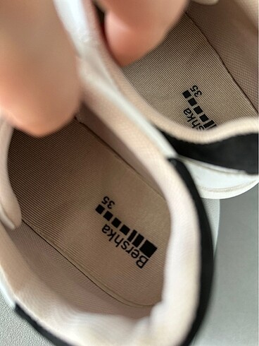 36 Beden beyaz Renk Bershka Spor Ayakkabı