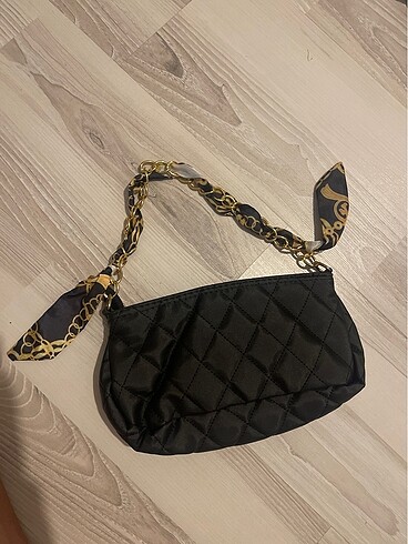 Zara Siyah kapitone mini çanta