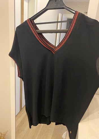 Drapeli V Yaka Siyah Kadın Bluz - Görsel 2