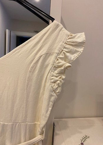 V Yaka Beyaz Midi elbise - Görsel 3