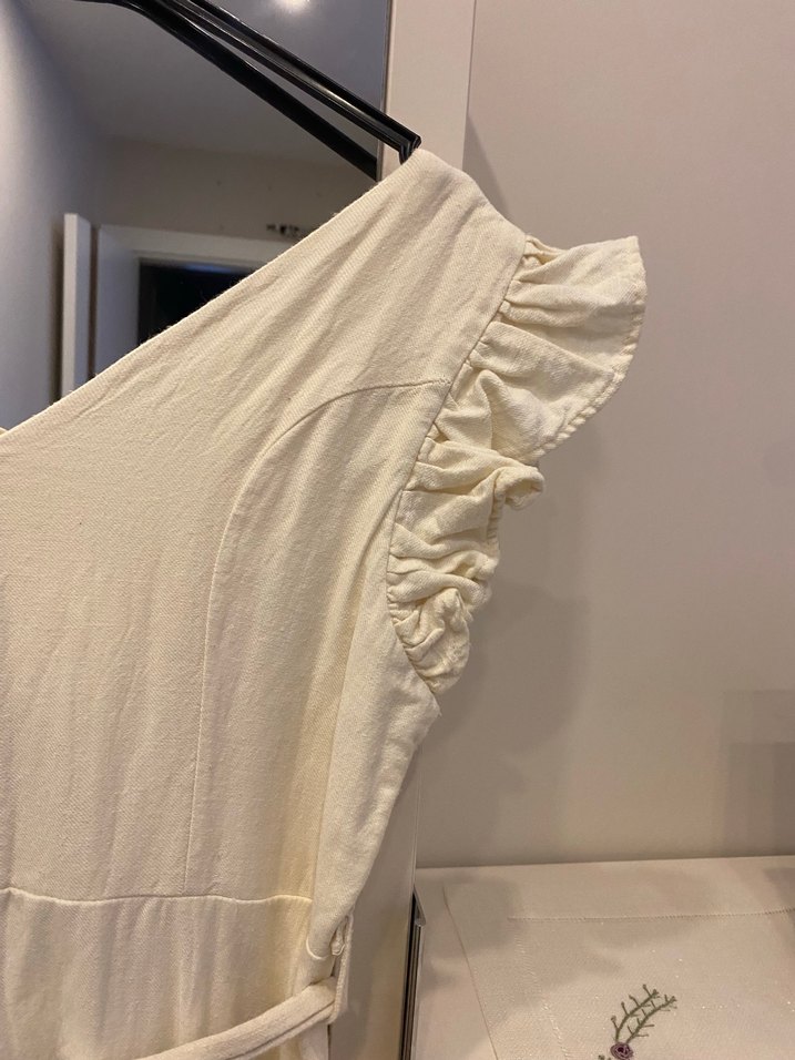 V Yaka Beyaz Midi elbise - Görsel 3