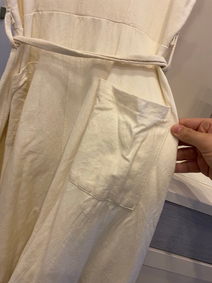 V Yaka Beyaz Midi elbise - Görsel 2