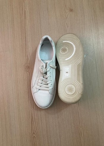 Beyaz Minimalist Stiletto Topuklu Kadın Spor Ayakkabı - Görsel 2