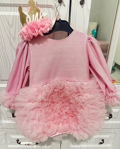 Pembe tütülü elbise
