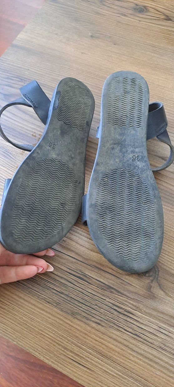 Kadın Siyah Deri Sandalet - Görsel 2