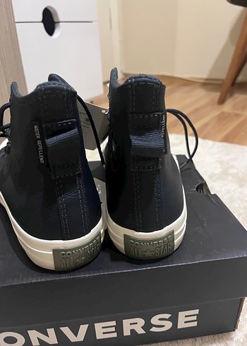 Converse Kadın Siyah Beyaz Bağcıklı Spor Ayakkabı - Görsel 5