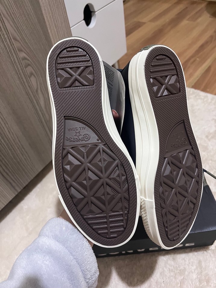 Converse Kadın Siyah Beyaz Bağcıklı Spor Ayakkabı - Görsel 4