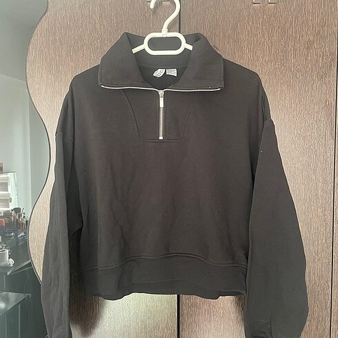 H&M Hm sweatshirt
