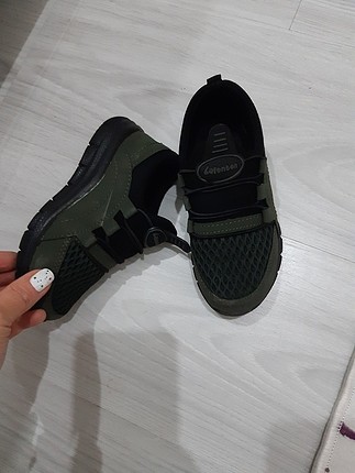 27 Beden yeşil 27 erkek çocuk ayakkabisi