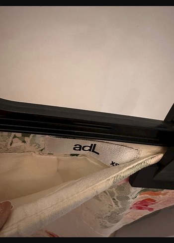 Dantel Detaylı Çiçek Desenli Mini Etek - Görsel 3