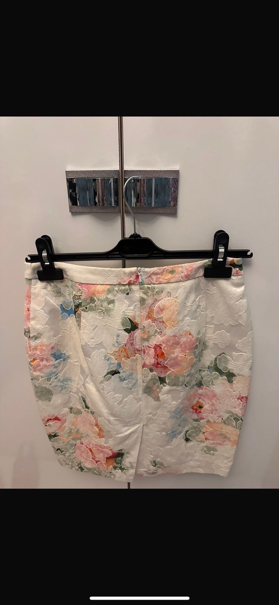 Dantel Detaylı Çiçek Desenli Mini Etek - Görsel 2