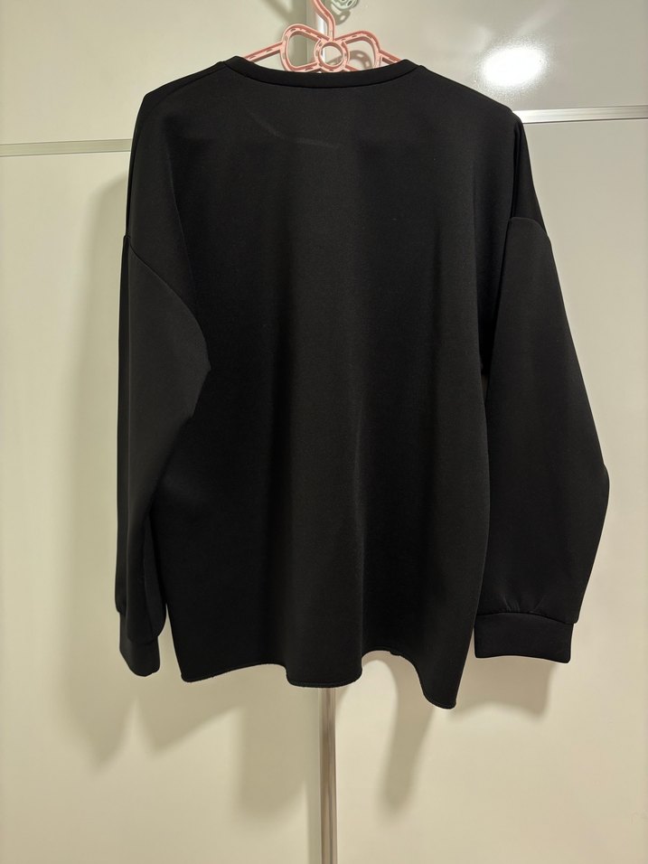 Siyah Nakışlı Kadın Sweatshirt - Görsel 3