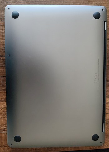 Gri Apple MacBook Pro Dizüstü Bilgisayar