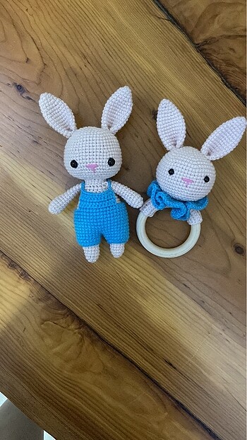 Amigurumi tavşan ve çıngırak
