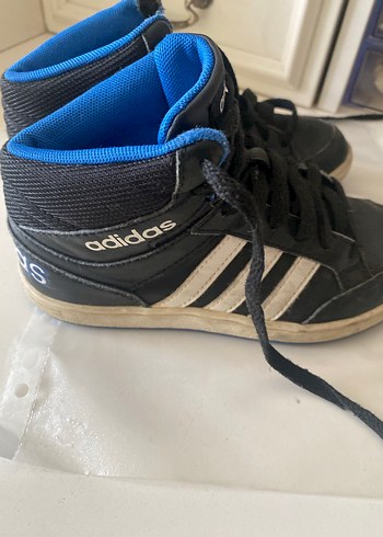 32 Beden Adidas Erkek Çocuk spor ayakkabı