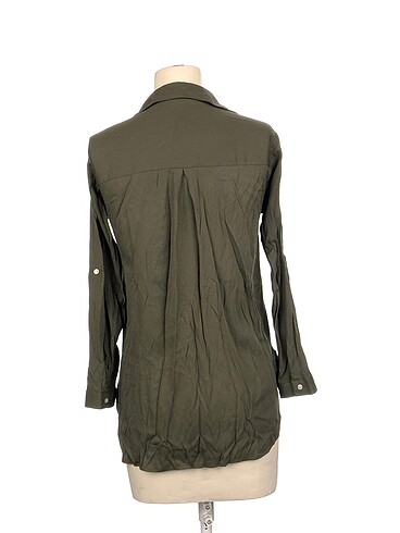m Beden PreLoved Gömlek %70 İndirimli.