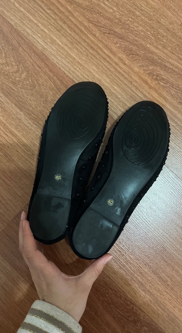 Siyah Boncuk Detaylı Dolgu Topuklu Kadın Babet - Görsel 5