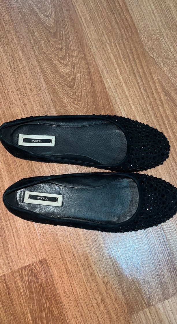 Siyah Boncuk Detaylı Dolgu Topuklu Kadın Babet - Görsel 3