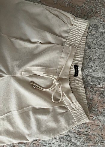 Beyaz Kuşaklı Kadın Midi Pantolon - Görsel 2