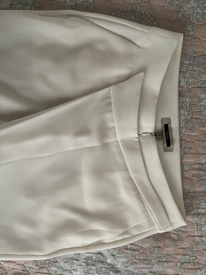 Düğmeli Beyaz Midi Kadın Kumaş Pantolon - Görsel 2