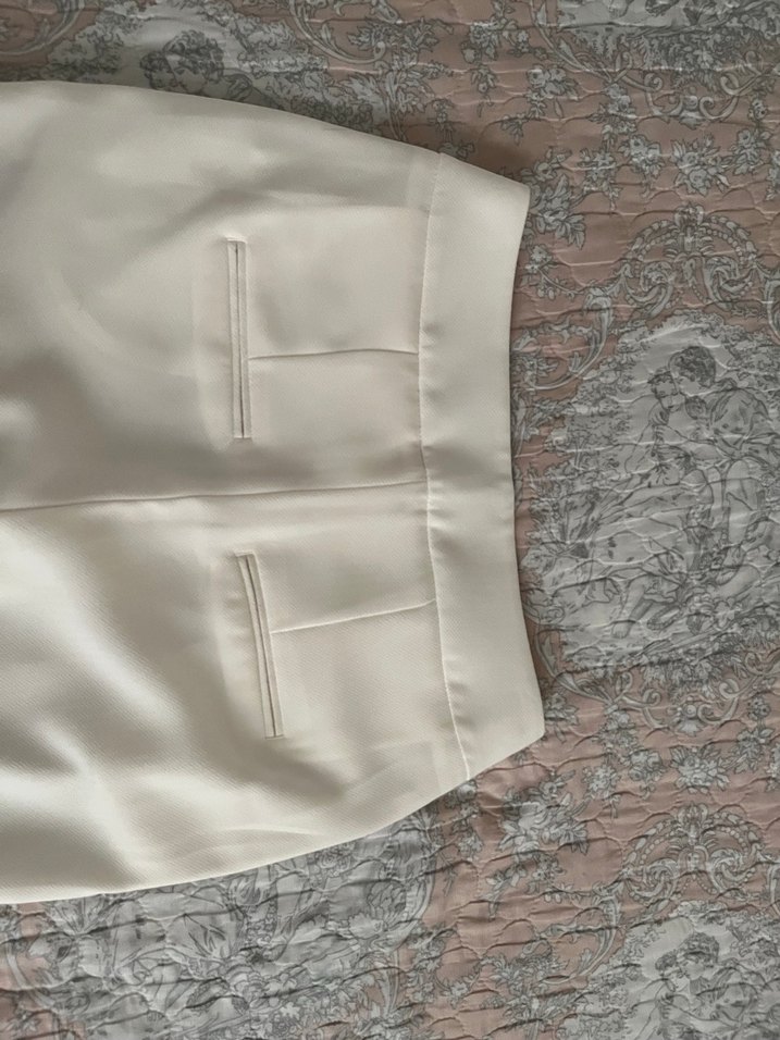 Düğmeli Beyaz Midi Kadın Kumaş Pantolon - Görsel 5