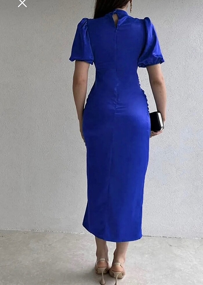 Mavi Drapeli Yırtmaçlı Saten Elbise - Görsel 2