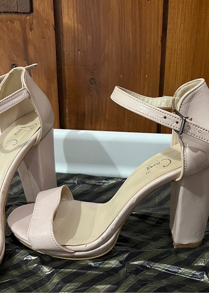 Topuklu ayakkabı - Görsel 2